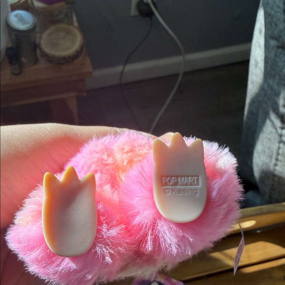 Pop Mart Labubu Vinyl Plush Pendant from the "Big Into Energy" - Picture 7 of 9